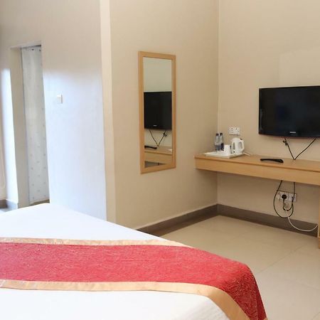 Metropole Hotel Кампала Экстерьер фото
