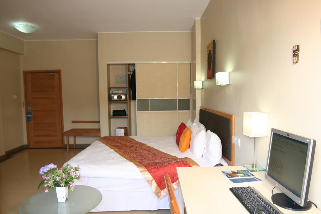 Metropole Hotel Кампала Экстерьер фото