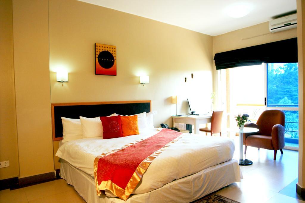 Metropole Hotel Кампала Экстерьер фото